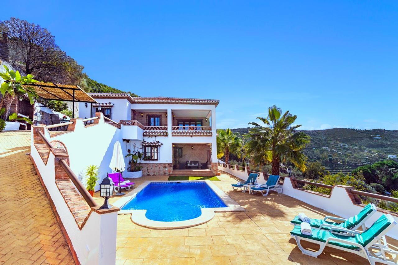 Holiday Home El Encinar Alcaucín Esterno foto